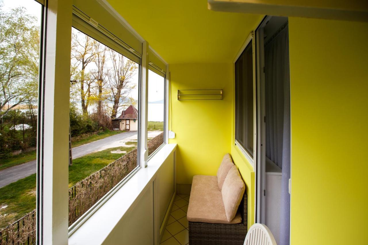 Apartment Suello Utcai Vizparti Es Panoramas! On The Waterfront And With Balaton Panorama!